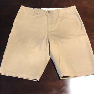 Men’s khaki Balkum shorts. Size 32.